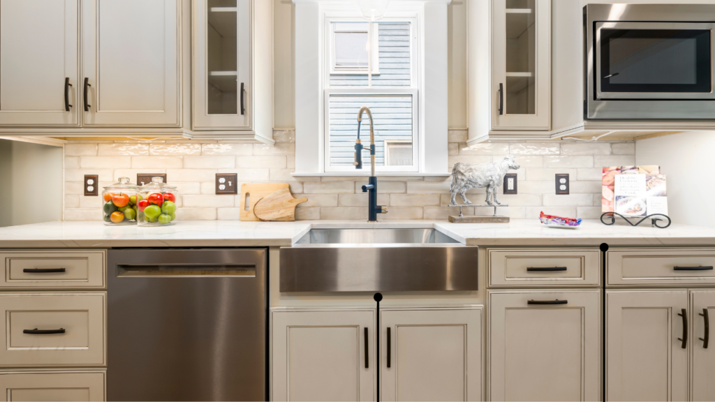 Why Are My Kitchen Cabinets Sticky After Cleaning? 2 Why Are My Kitchen Cabinets Sticky After Cleaning